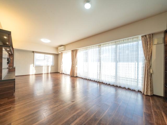 リビング  寫(xiě)真撮影日：2025-11-30