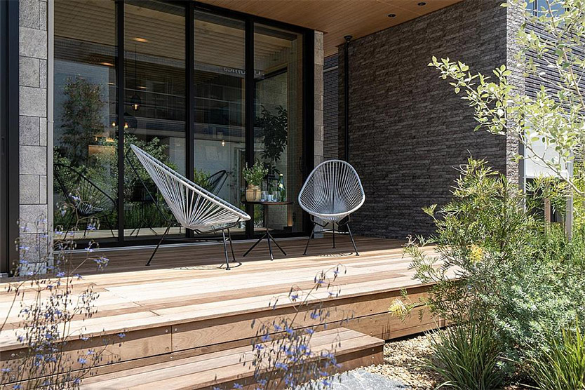 一戸建てのウッドデッキ