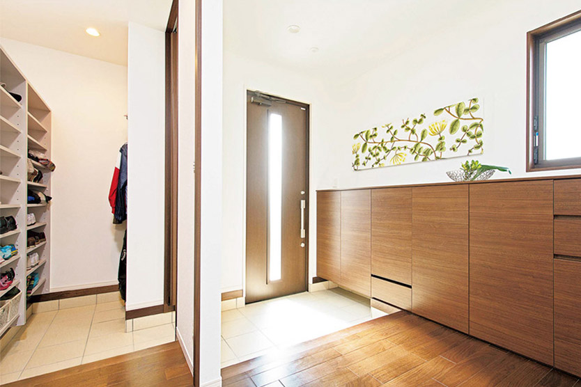 土間収納のある玄関